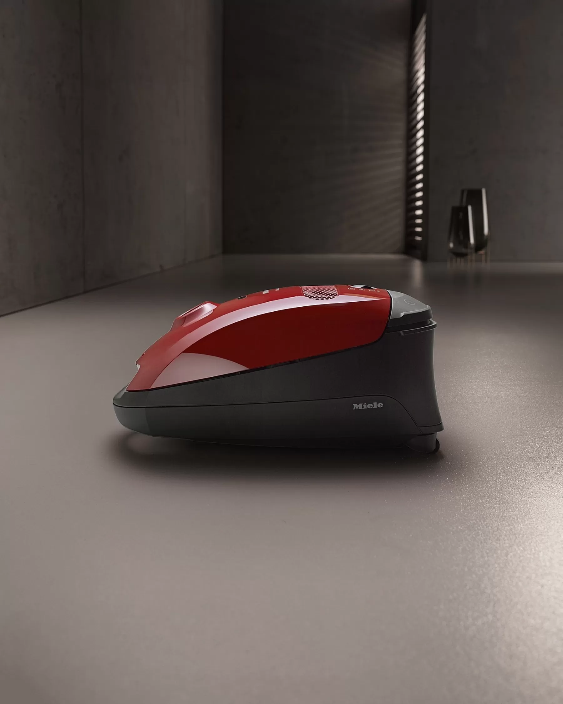 classic_c_pure_suction_homecare_powerline__sbcn_3.webp Miele Canister Vacuum Cleaners With Bag<Classic C1 Pure Suction Homecare Powerline - Sbcn0