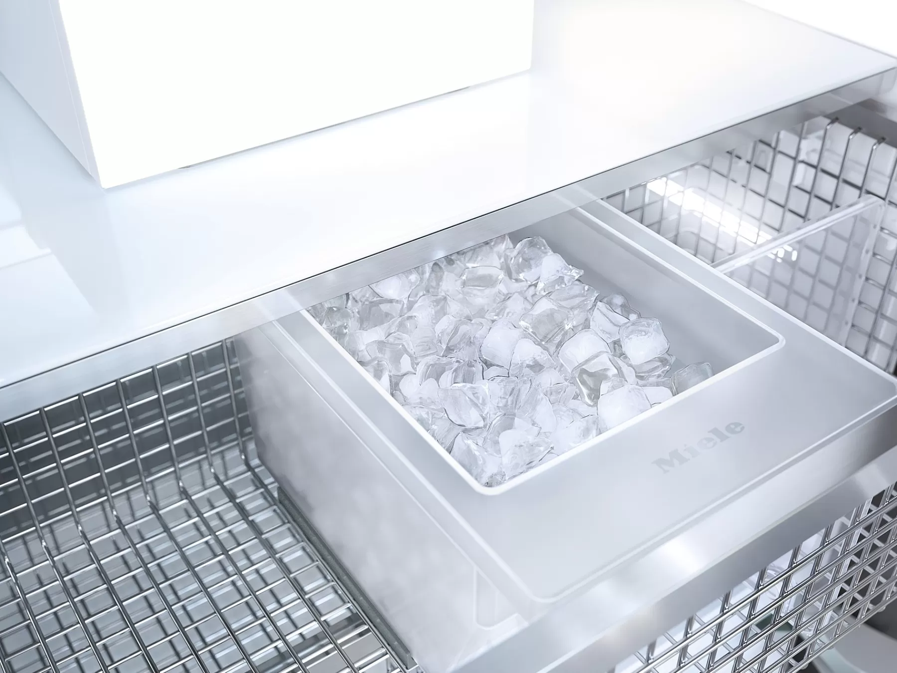 f__sf_3.webp Miele Mastercool<F 2412 Sf