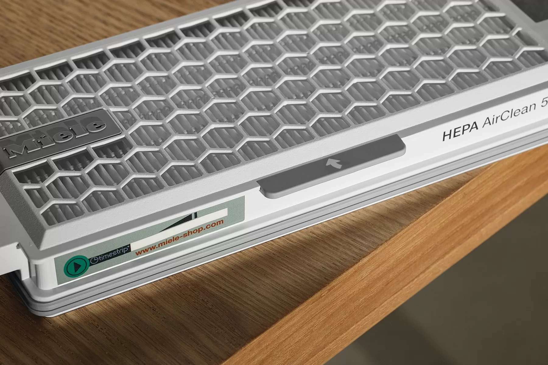 hepa_airclean_filter_with_timestrip_4-1.webp Miele Accessories<Hepa Airclean Filter With Timestrip®
