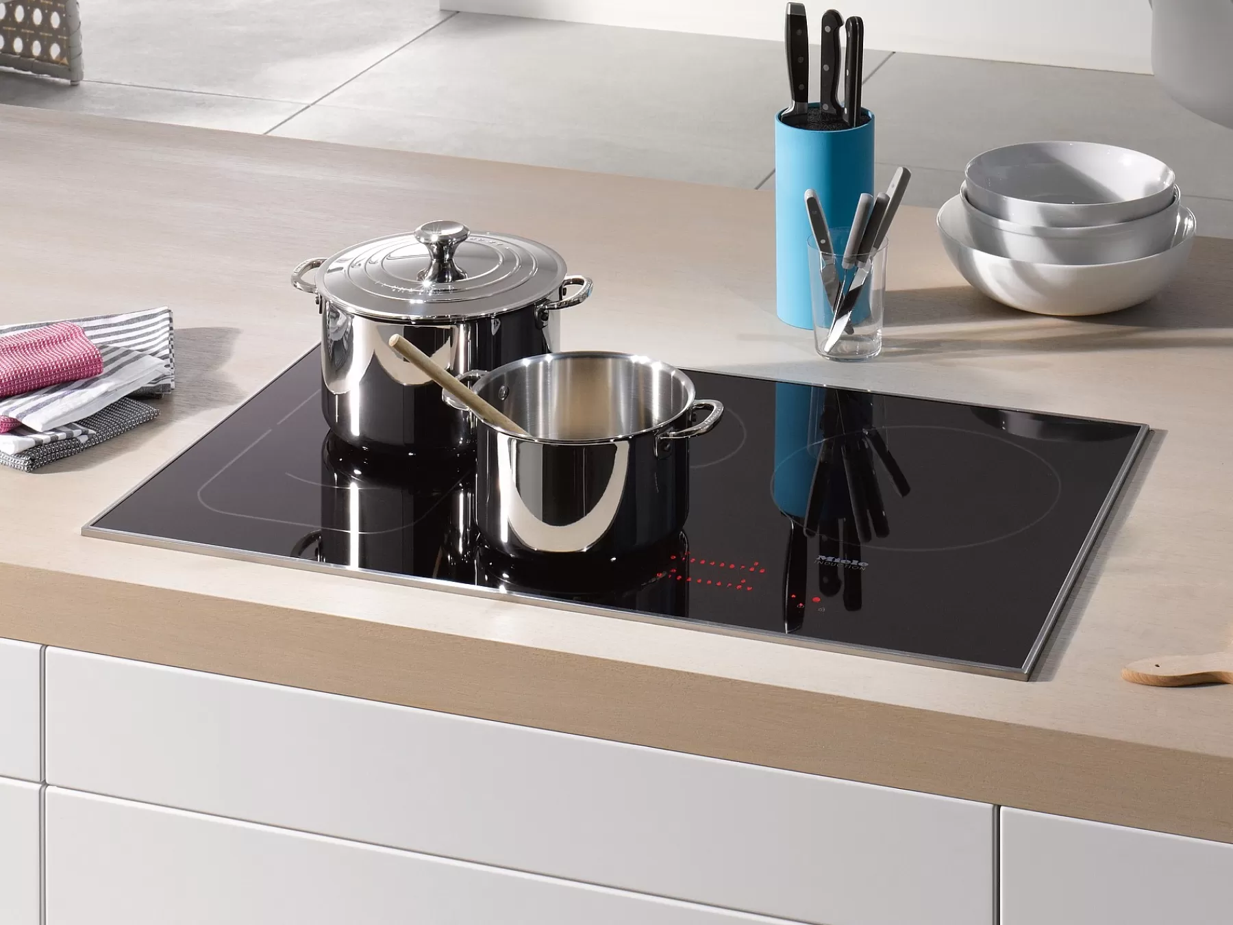 km__2-3.webp Miele Cooktops<Km 6370