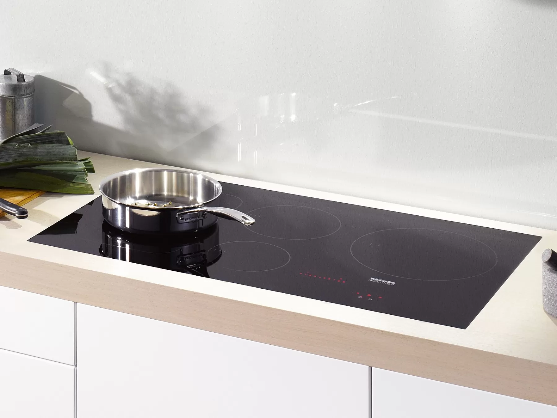 km__2-4.webp Miele Cooktops<Km 6375