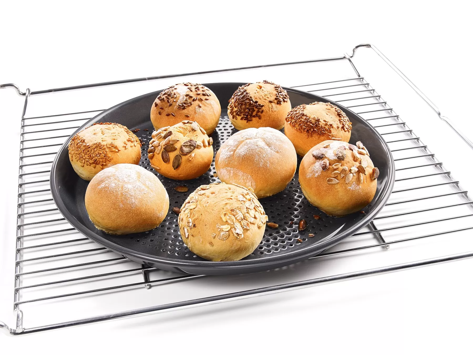 round_baking_and_airfry_tin_perforated_4.webp Miele Kitchen Accessories<Round Baking And Airfry Tin, Perforated