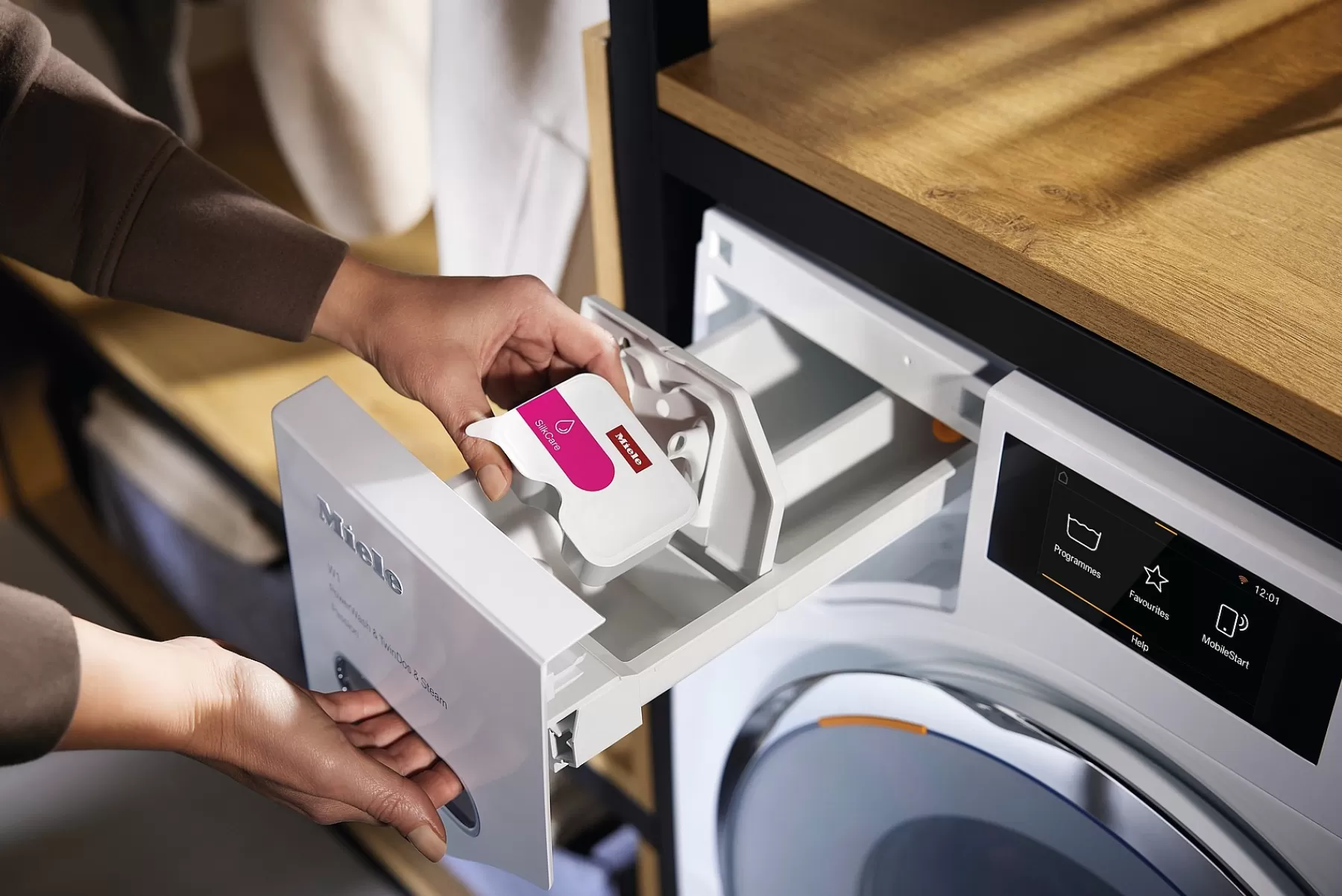 silkcare_capsules_7.webp Miele Laundry Care Cleaning Products<Silkcare Capsules