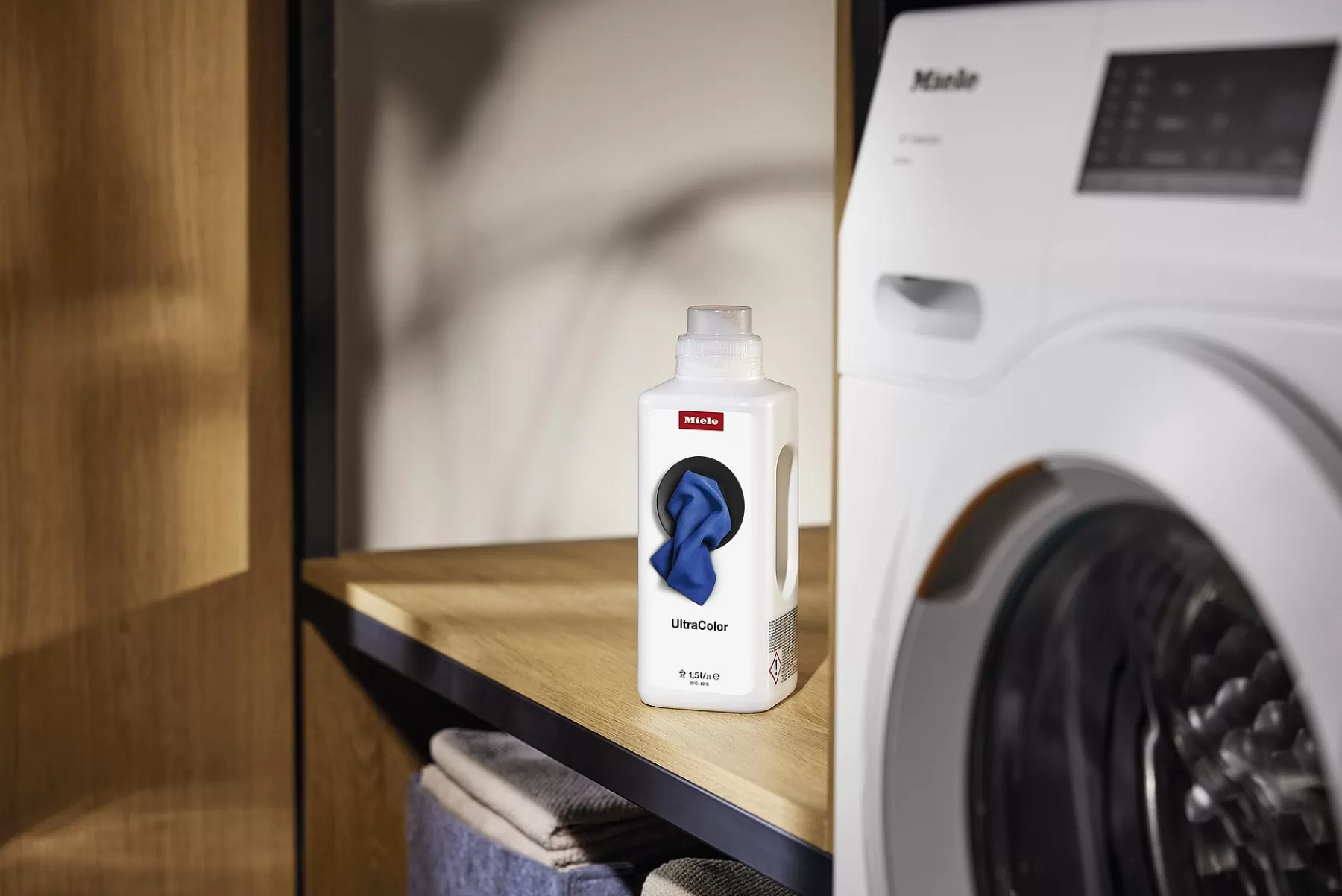 ultracolor_liquid_detergent__l_2.webp Miele Laundry Care Cleaning Products<Ultracolor Liquid Detergent 1.5 L