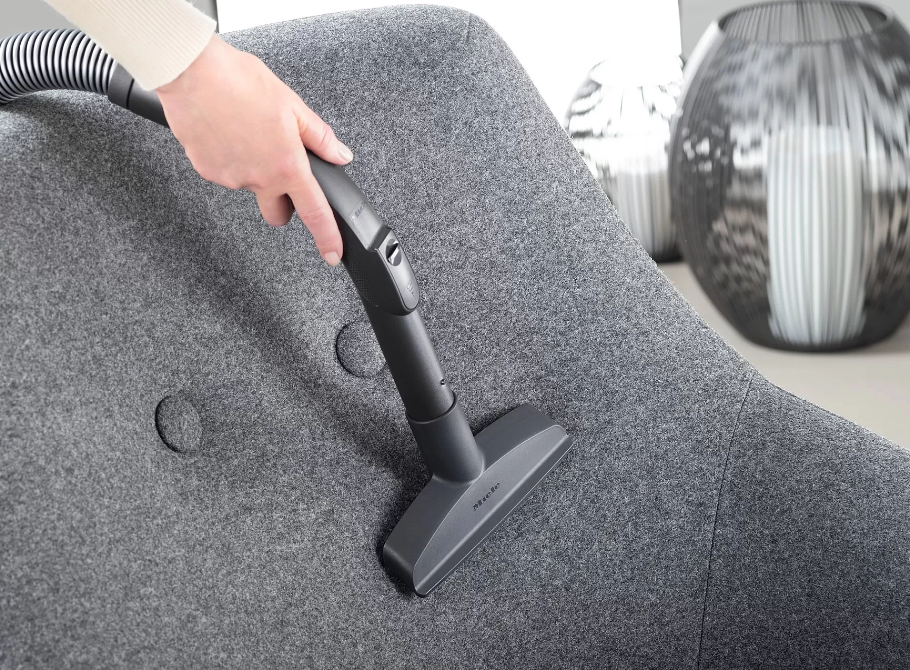 wide_upholstery_nozzle_3.webp Miele Accessories<Wide Upholstery Nozzle